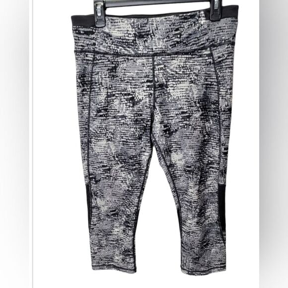 Calvin Klein Performance quick dry yoga pants capri size  XL Black gray legging - Picture 1 of 9